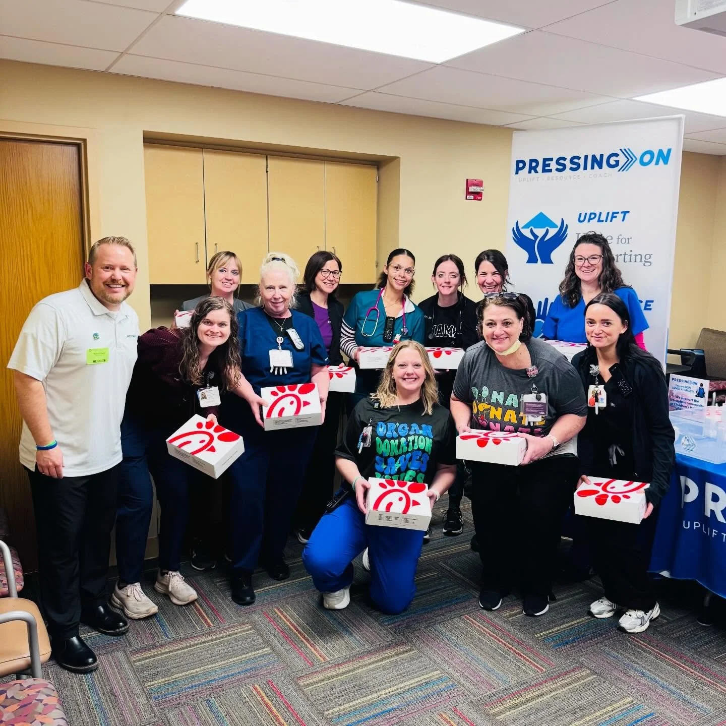 💙💚 Today we had the opportunity to &ldquo;Thank our Healthcare Heroes&rdquo; &amp; provide lunch for 140 professionals that serve transplant families at Children&rsquo;s Hospital of Pittsburgh! @childrenspgh 

Special thanks to our friends at @cfam