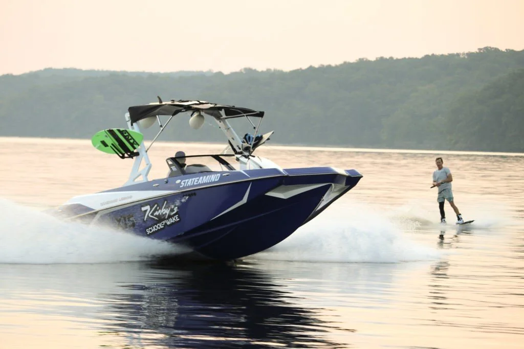 How to avoid pollution when you take your boat in the waters