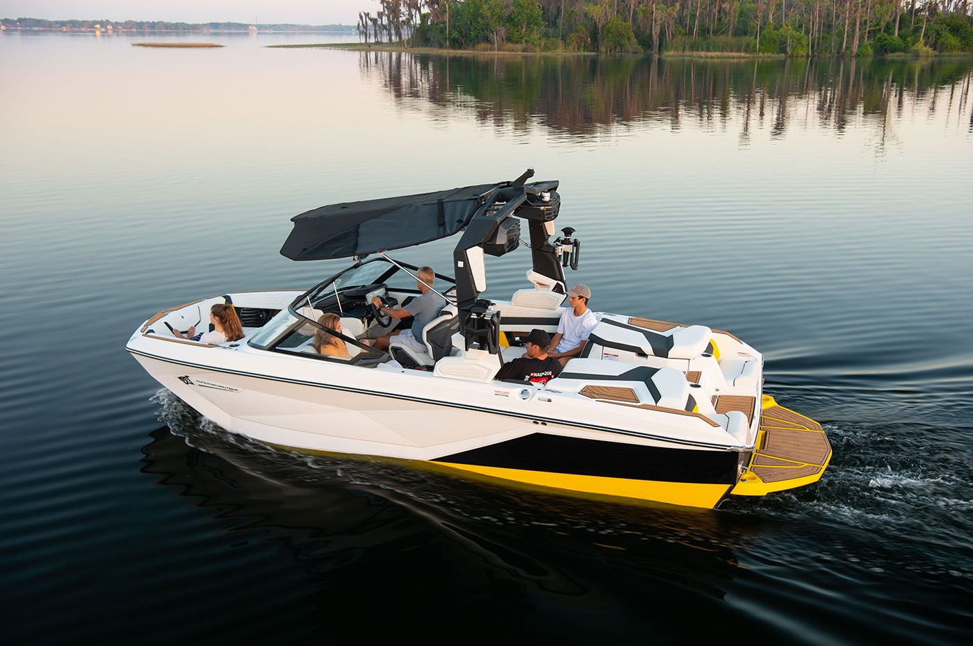 Practical Tips to Prepare Your Nautique Boat for Sale 