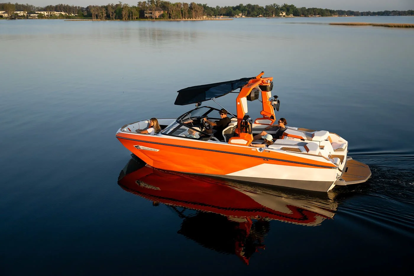 How Partnering With a Nautique Dealership Can Help You Sell Your Boat Faster