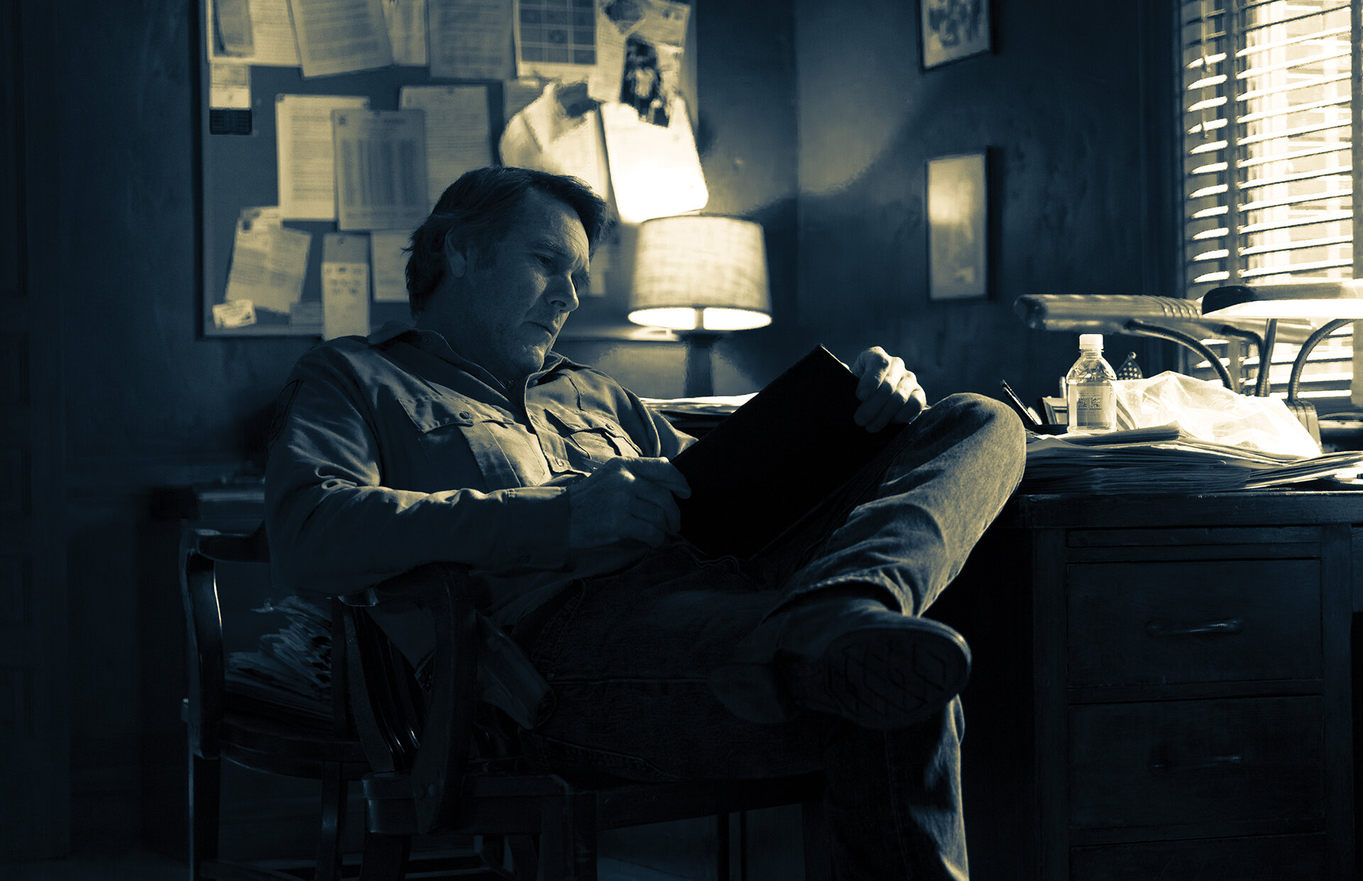 Longmire Book - Robert Taylor 1.jpg