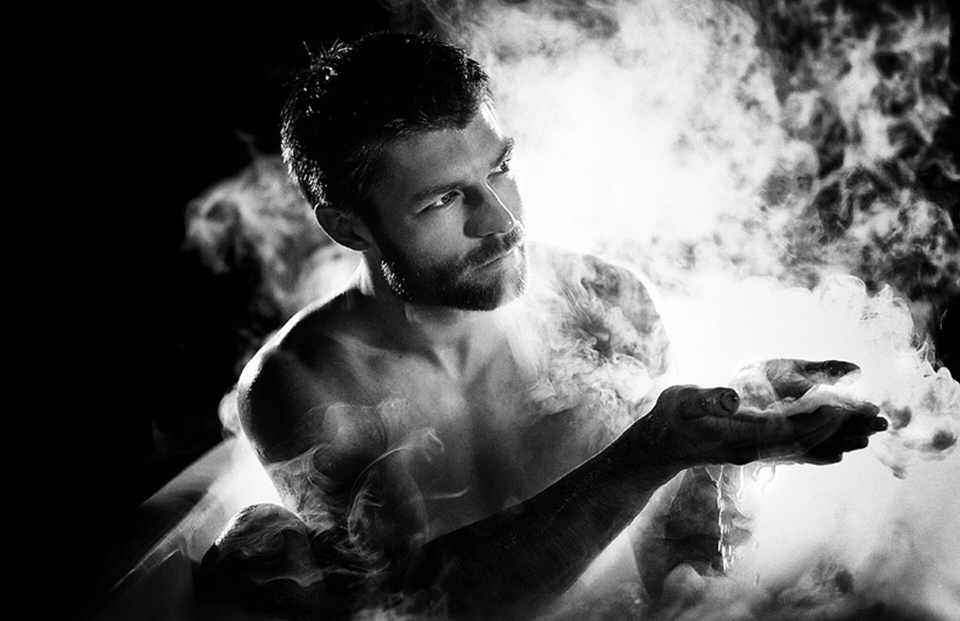 Liam McIntyre (2).jpg