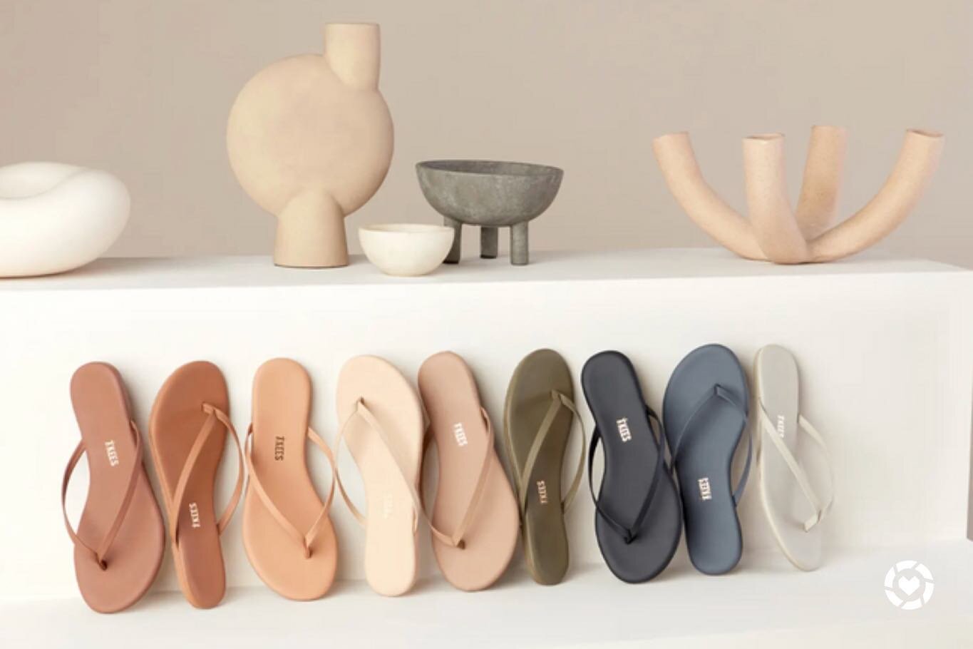 Clean, comfortable and cruelty-free slides are a must for spring and summer but actually finding them can prove to be a bit more difficult. The vast majority of sandals are constructed from cow skin. Enter the @tkees VEGAN sandal. These are not new b