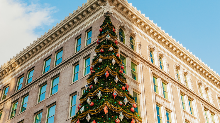 Highmark Tree Downtown Pittsburgh for the Holidays