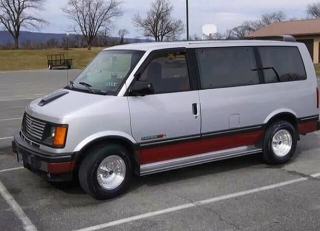 We don&rsquo;t discriminate against the GMC Safari!⁣
⁣
Check out @poppacoolt &lsquo;s 1992. He bought it four years ago with 98,000 miles on it. It already has 180,000 miles!⁣
⁣
&ldquo;One day I would like to put a 383 in it if I could ever let her s