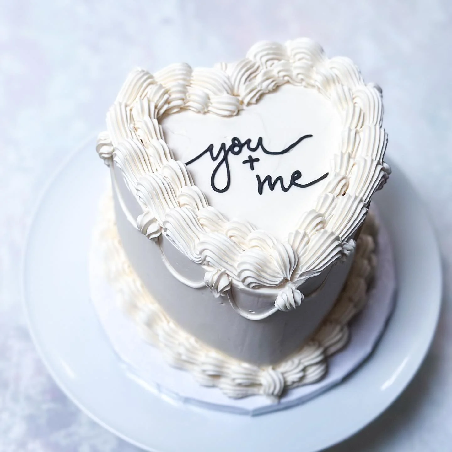 &bull; you + me &bull;

A sweet little late summer elopement cake 🤍

.
.
.
.
.
.
.
#comfortbakeshop