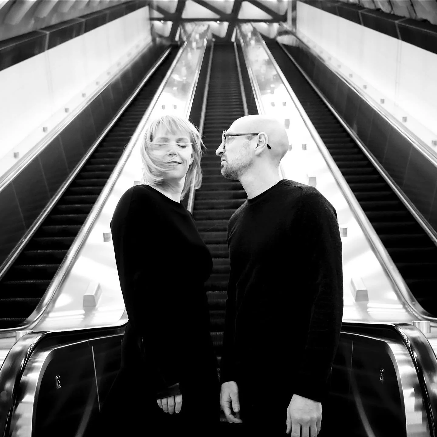 Wishing everyone a happppy loooong weekend filled with synthpoppy playlists.

📸 @gighunter