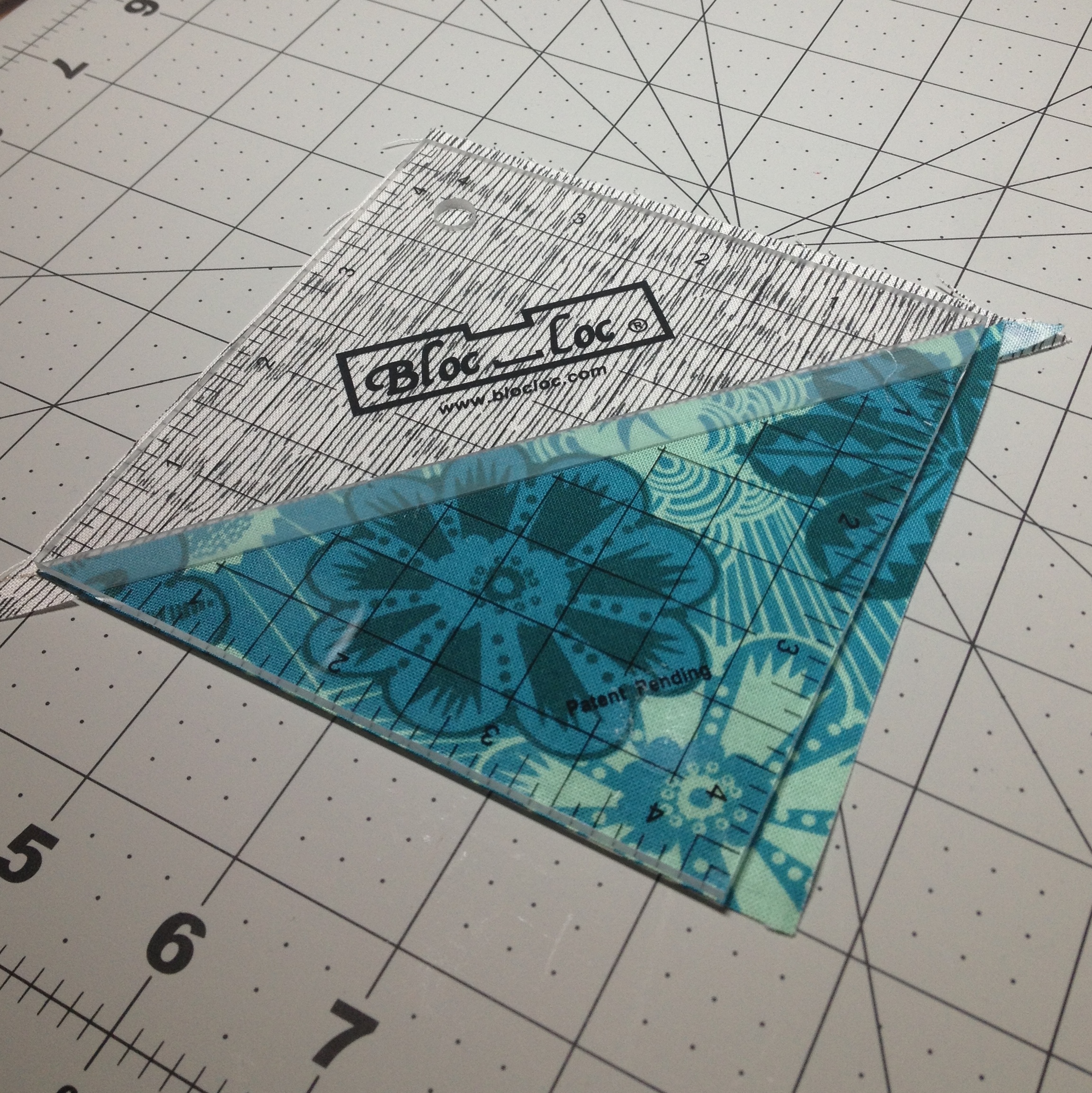 Using Bloc Loc Rulers for Perfect Half Square Triangles // Try it