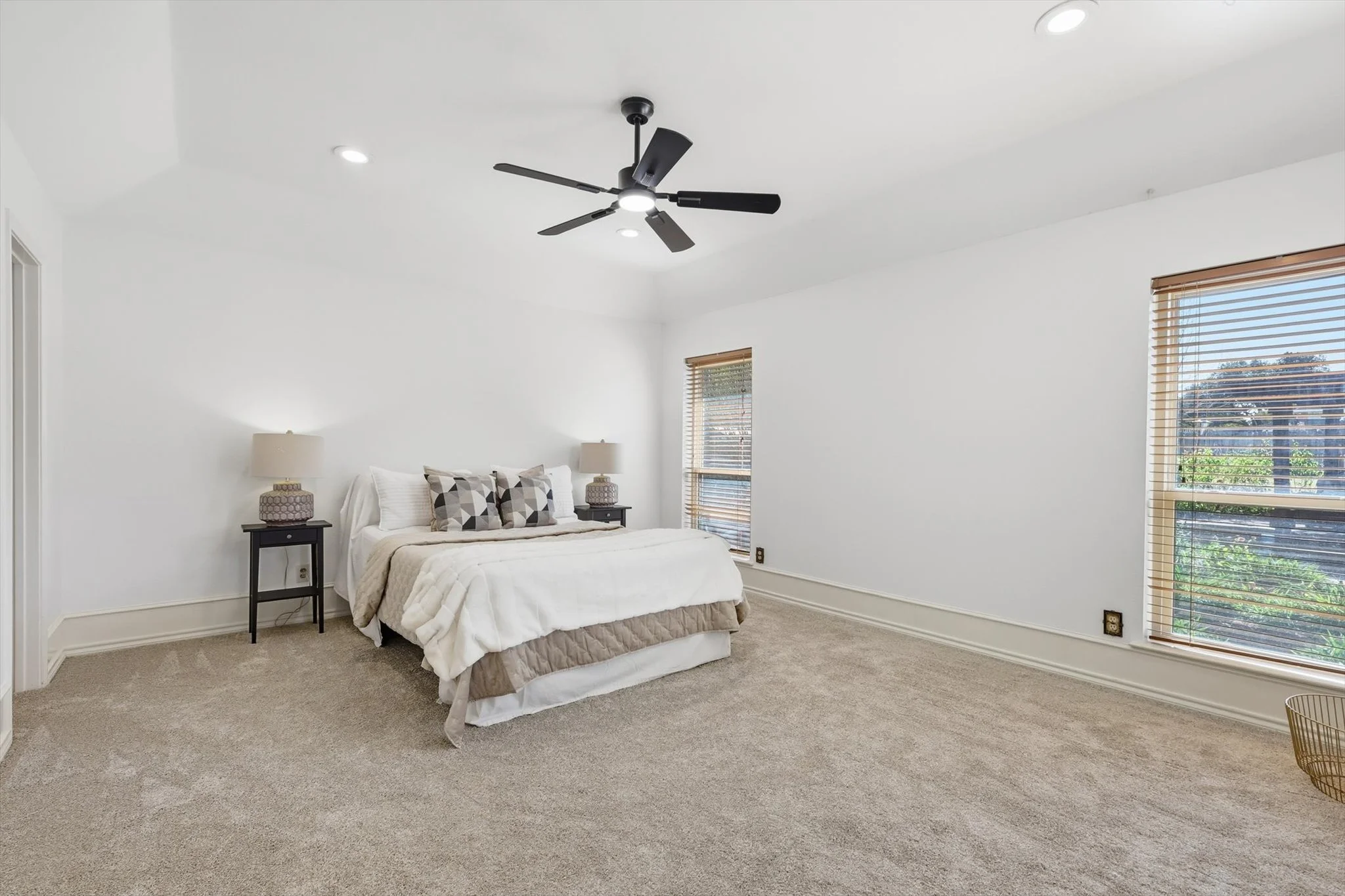 21-1512 Rockwood Dr Final-21.jpg