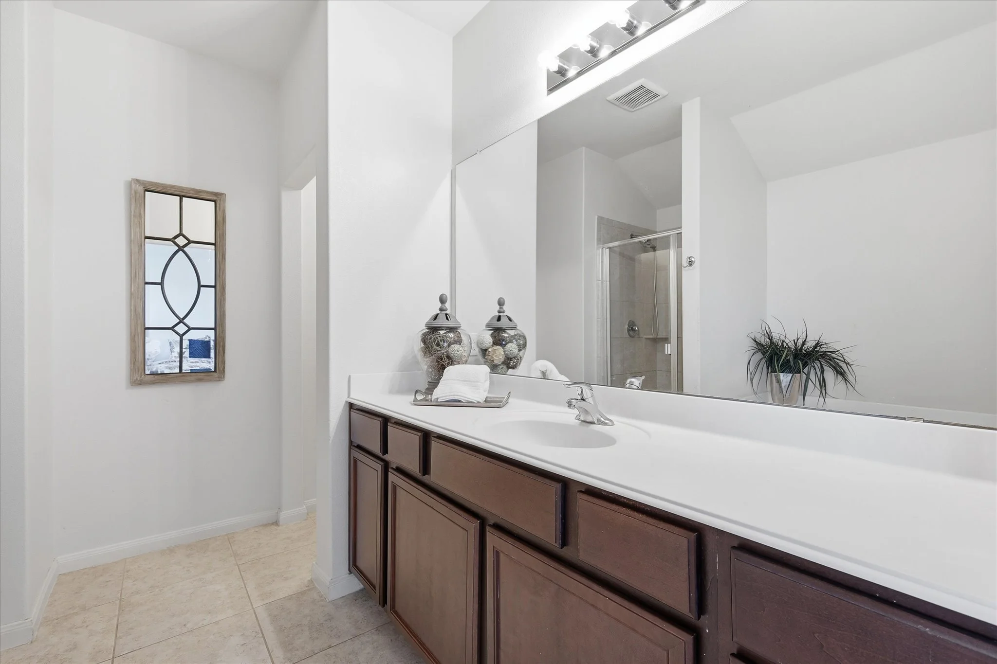 So much counter space in the primary bath