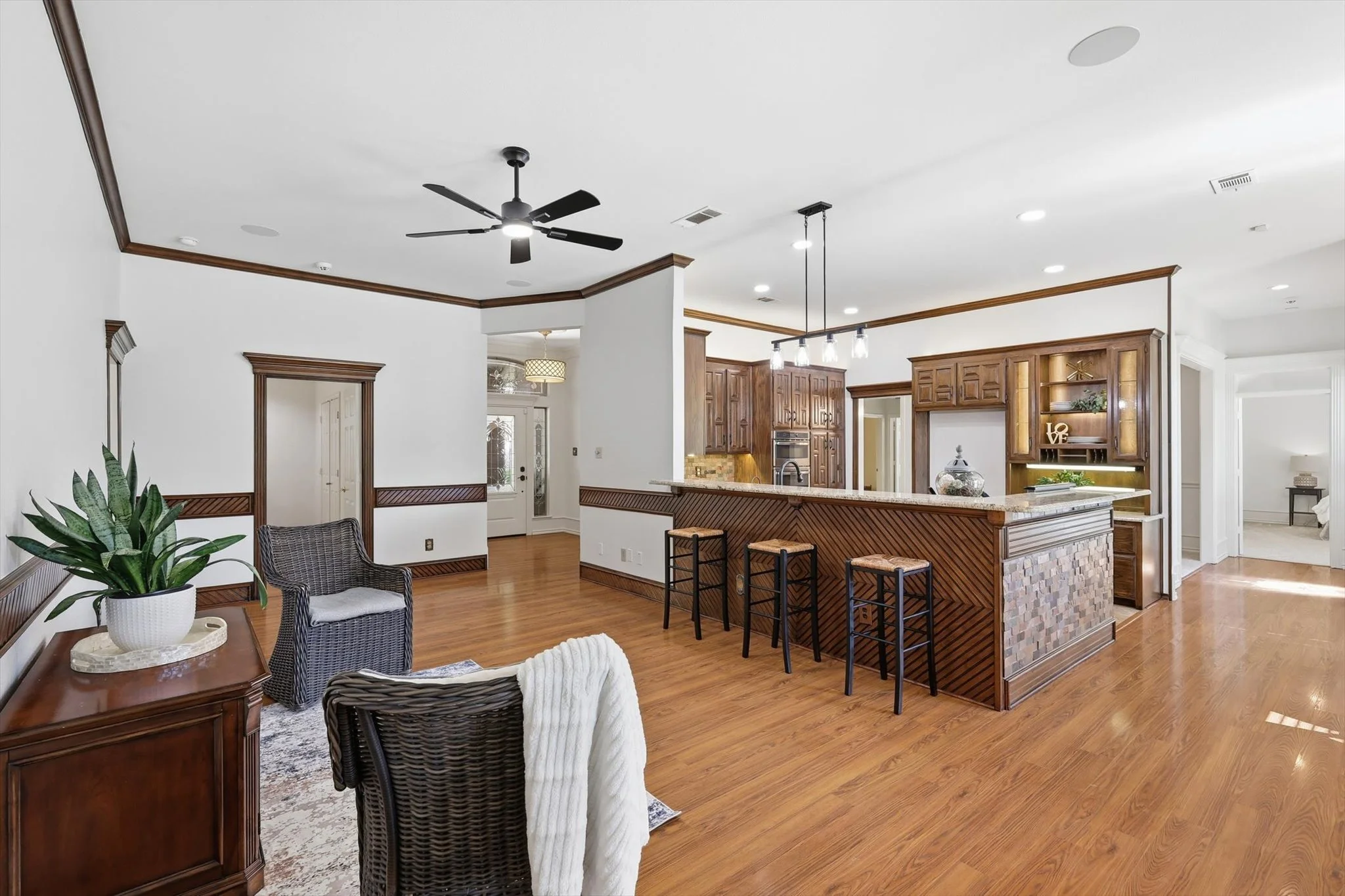 14-1512 Rockwood Dr Final-14.jpg