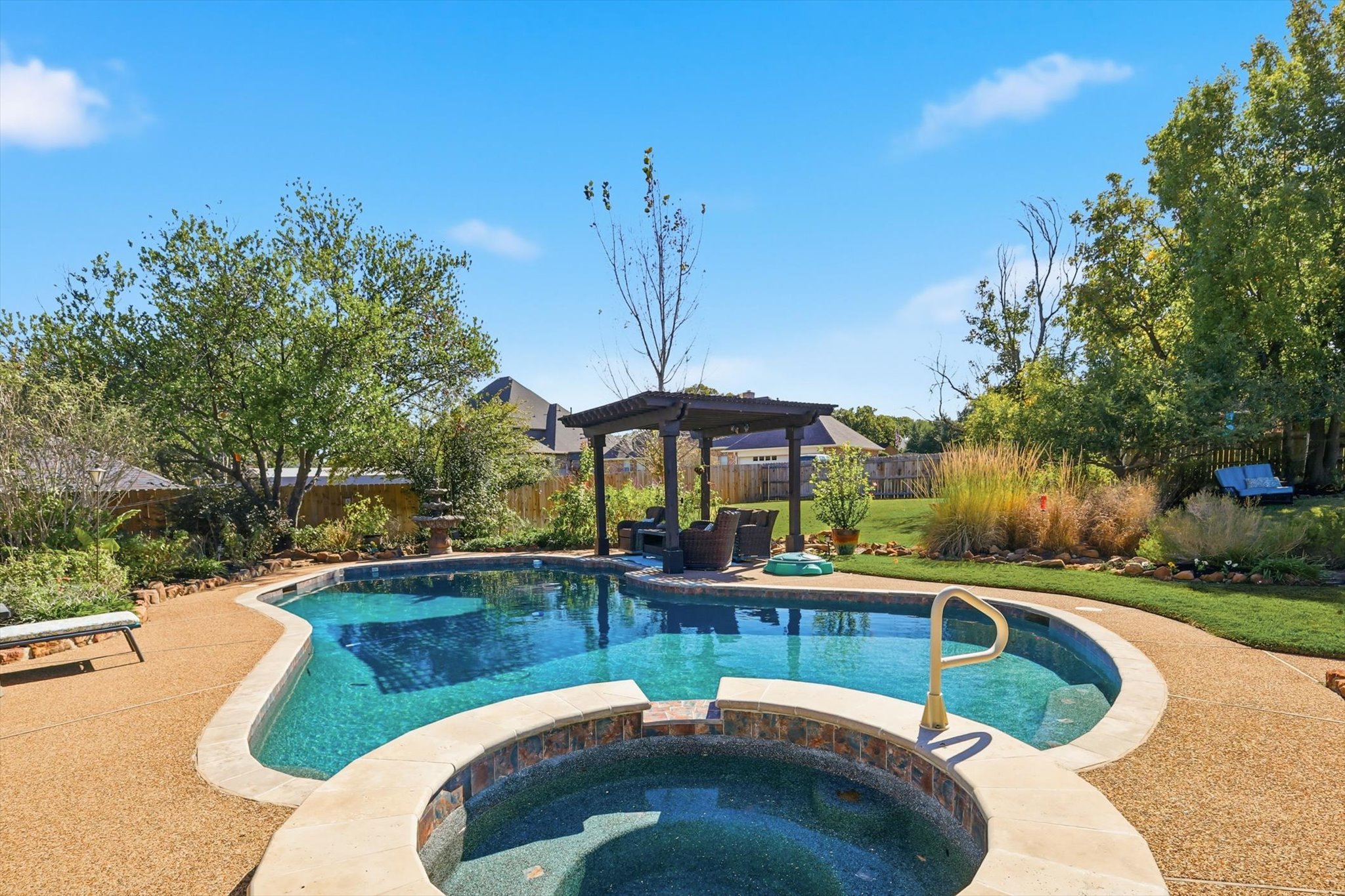 31-1512 Rockwood Dr Final-31.jpg