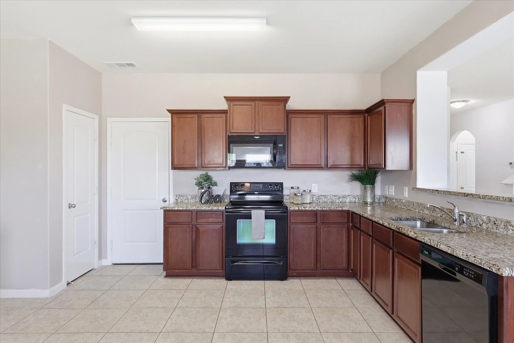 15-6352 White Jade Dr - 015.jpg