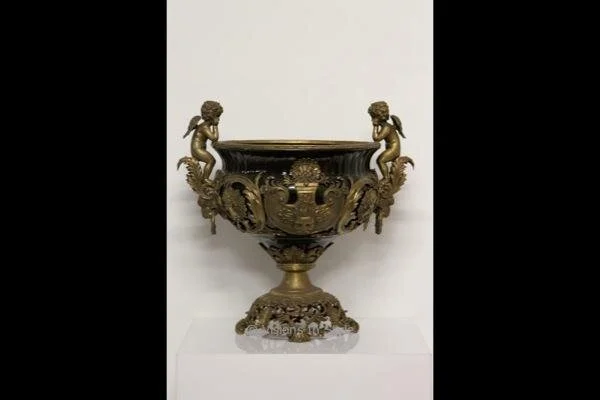 Large Black &amp; Gold Urn