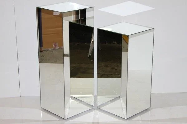 Mirrored Plinth