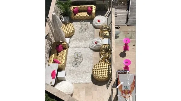 Pink, Gold &amp; White Theme