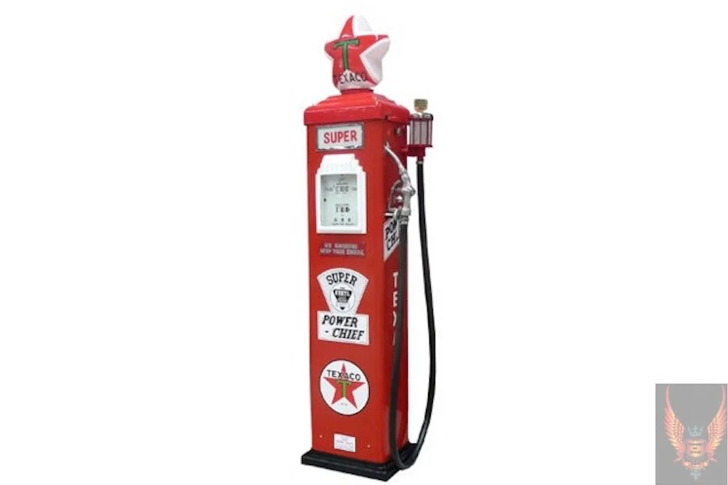 petrol-pump-1950s-gilbarco-electric-in-texaco-livery-with-reproduction-globe.jpeg