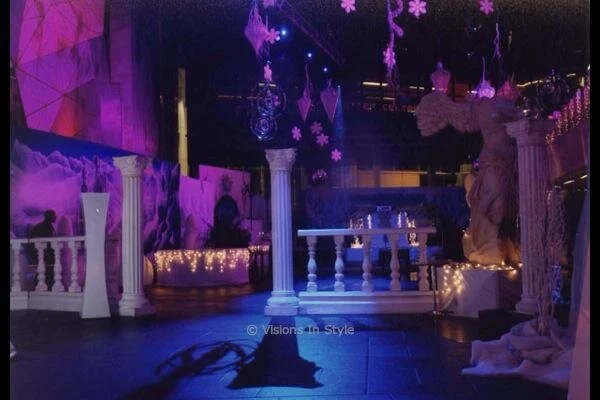 Ice Fantasy Room Decor 2