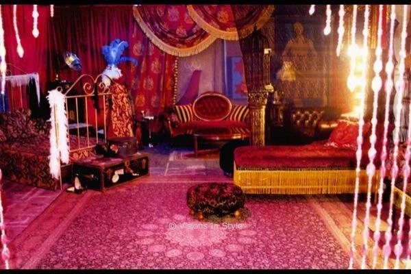 Moulin Rouge Boudoir