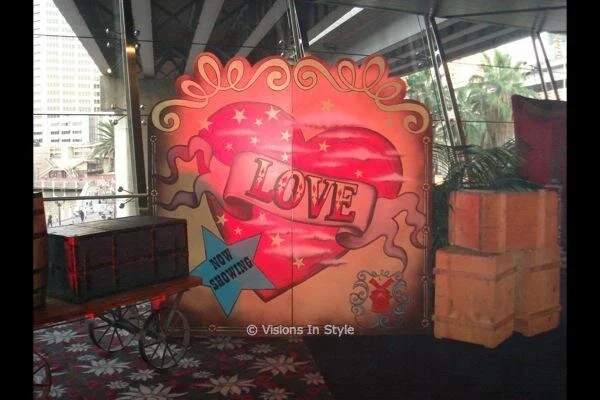 Moulin Rouge Love Cutout
