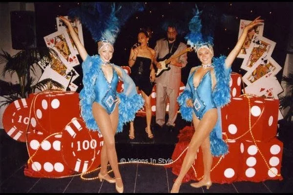 *Lifesize Dice in Casino Stage Set