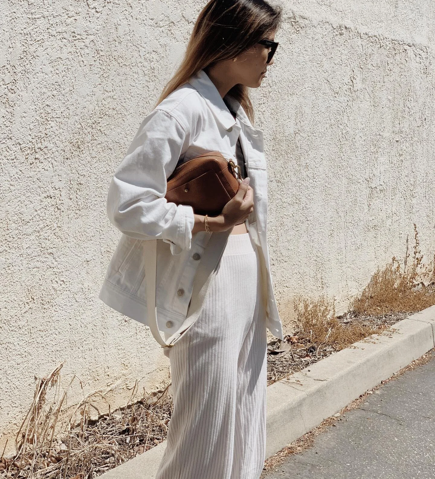 Guess I&rsquo;ll keep this white denim jacket after all. Going to continue removing more color out of my closet haha. Neutrals for dayyyssssss ✌🏻 (disclaimer: mask was put back on as soon as this was shot and no one was around us. Stay safe y&rsquo;