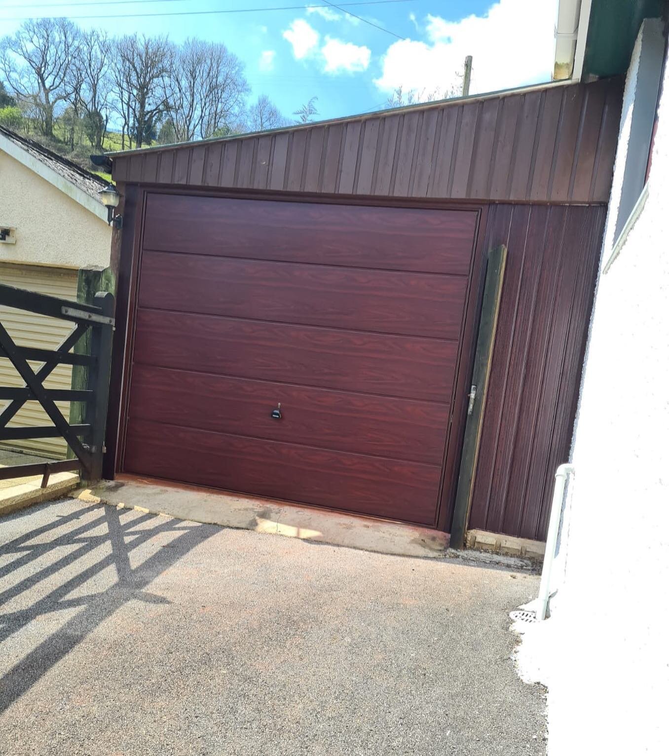 Rosewood Garage Door 🌹 with PVC to finish 
#upandoverdoor #garagedoorinstallation #garagedoorservice #jggaragedoors #garagedoorupgrade #garahedoor #homemaintenance #pictureoftheday #garagedoorwales