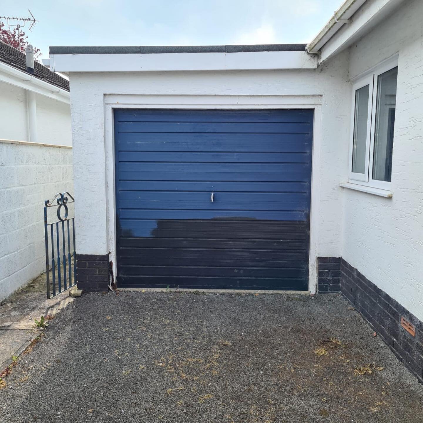 Garage Door Upgrade ☑️ 

Swipe across ➡️➡️

#garagedoor #garagedoors #garagedoorinstallation #homeimprovements #garagedoorservices #jggaragedoors #picoftheday #newgaragedoor #garagedoormaintainance #garagedoorswales #garageinstallation #garagedoorsof