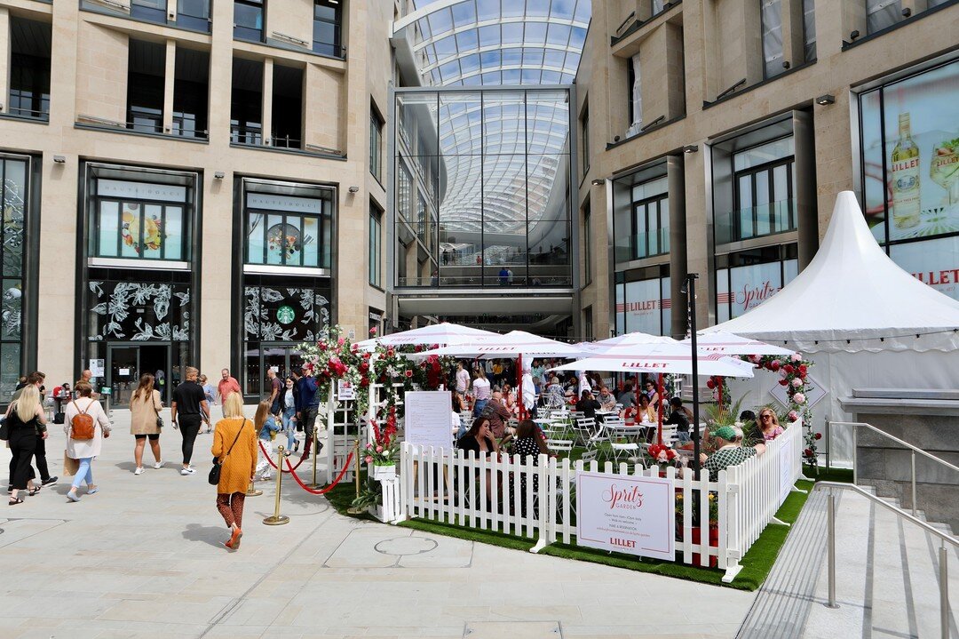 The Lillet Spritz Garden is in full swing! 

We've loved working with @edinburgh_cocktail_week_  to bring this fabulous area to the new @stjamesquarter.

Book your table here to come and say hello to the Barnomadics team!
www.edinburghcocktailweek.co