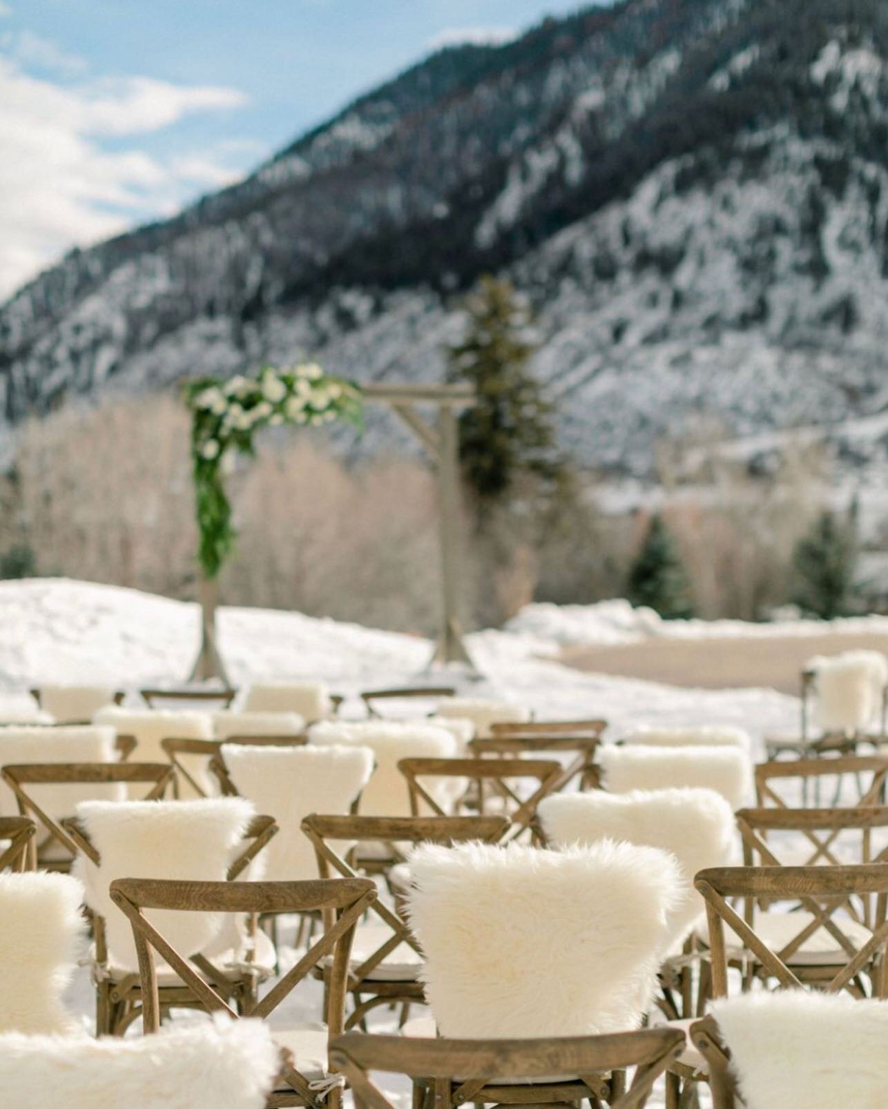 Transitioning into the holiday season has us thinking back on past December weddings - this snow covered mountain top ceremony was one for the books!