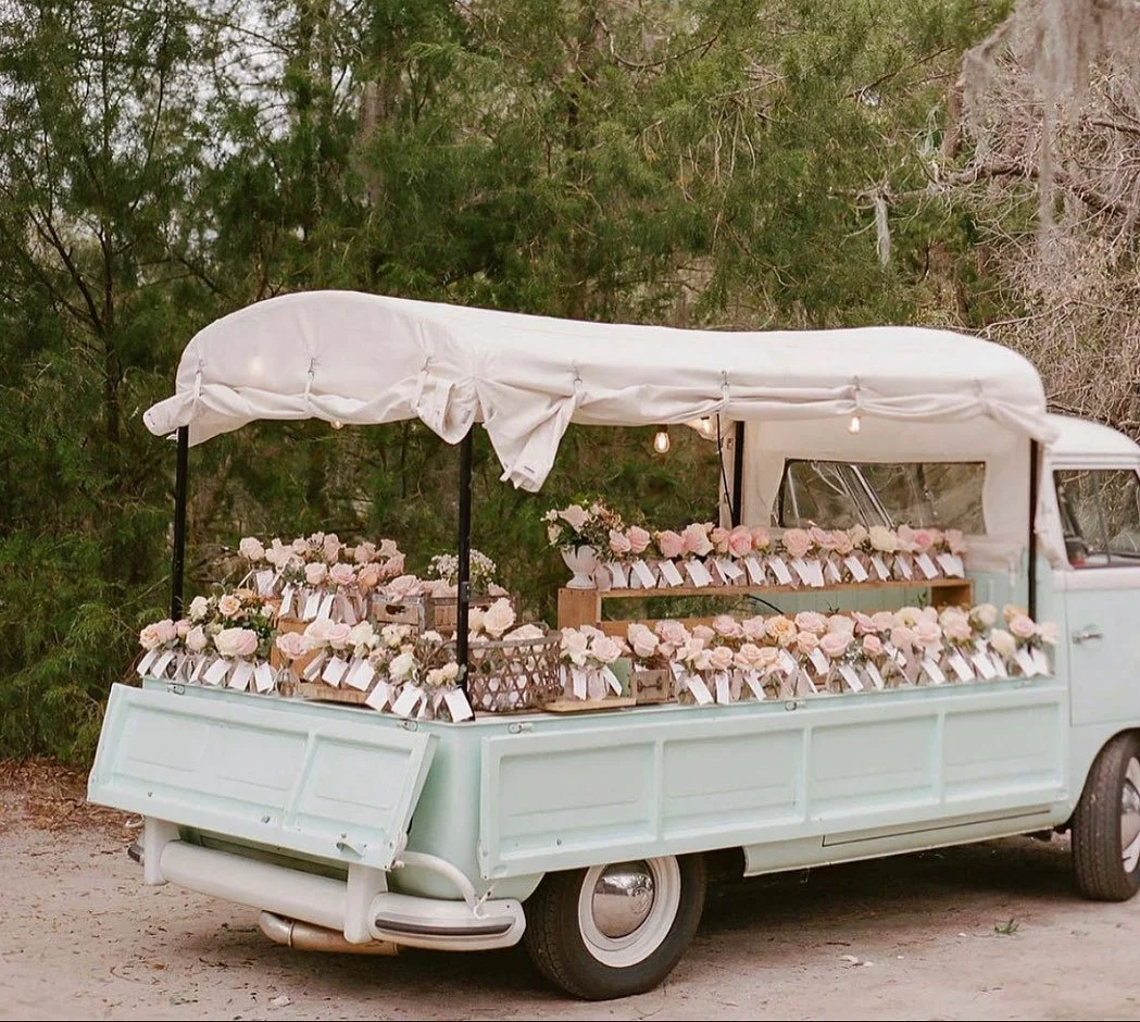 From flower trucks and sunglasses to fortune cookies and champagne, finding your seat is always an opportunity for a fun and unexpected moment ✨