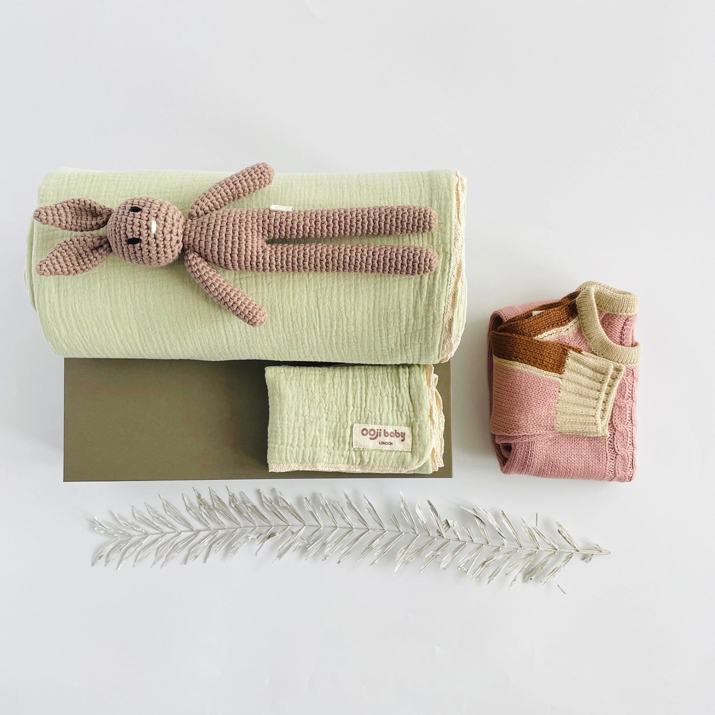 Modern New Baby Gift Hampers Luxury Baby Gift Sets OOji baby UK
