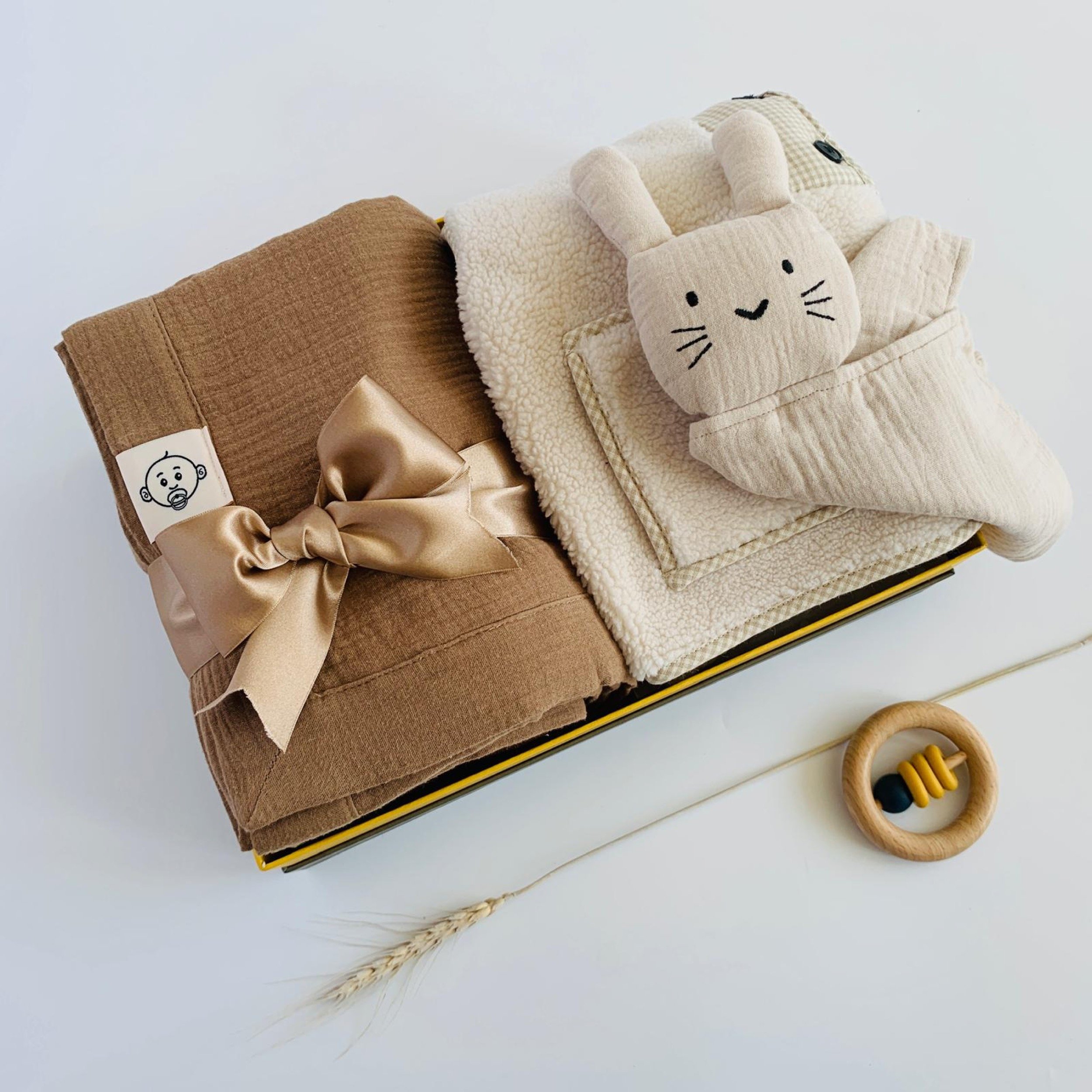Teddy Gilet New Baby Gift Set
