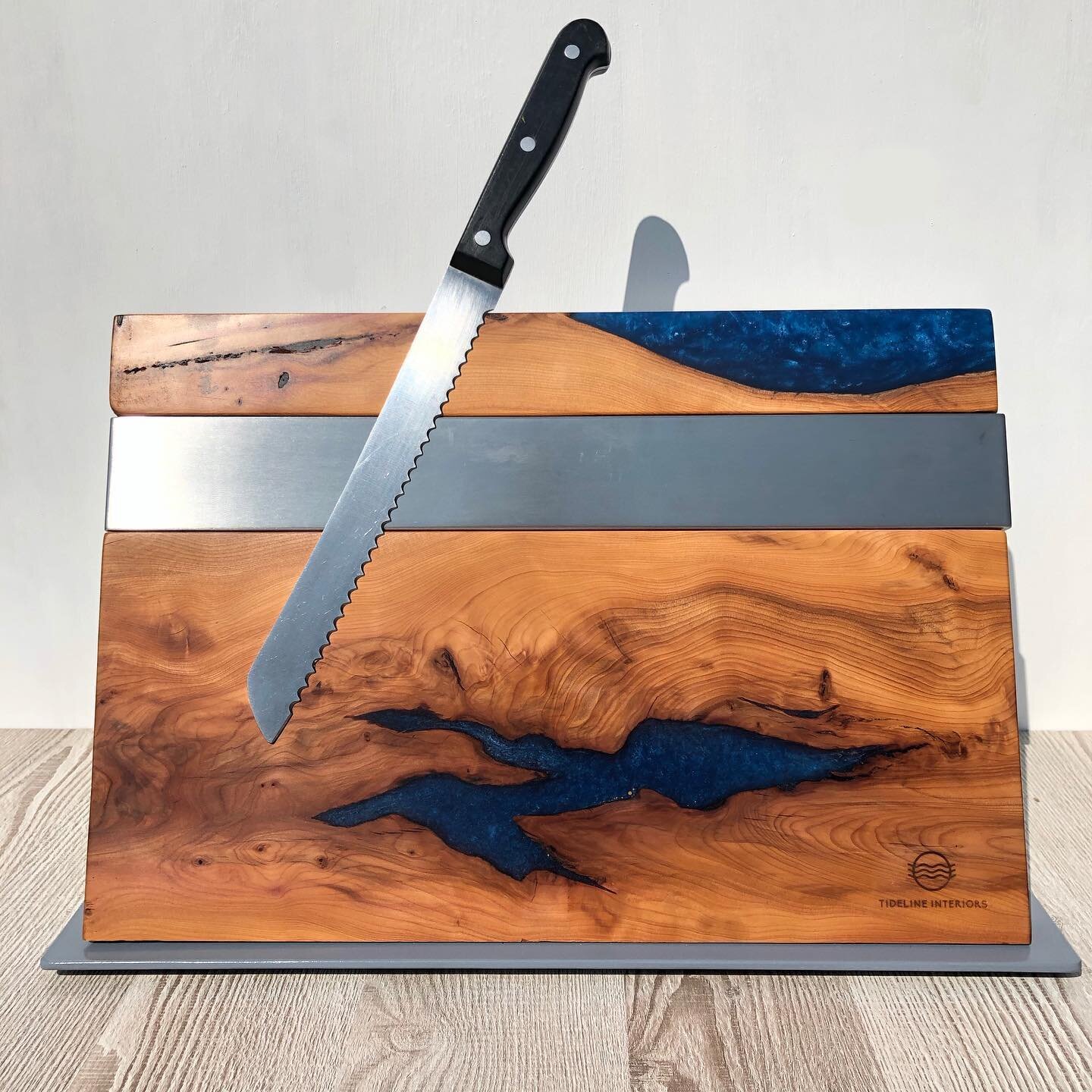 I&rsquo;m keeping this one for myself! DM for commission pieces
.
.
.
.
.
.
#kniferack #knife #kitchen #homeware #stives #cornwall #epoxy #walnut #choppingboard #choppingblock #servingboard #cheeseboard #interiordesign #stivescornwall #kitchendesign 