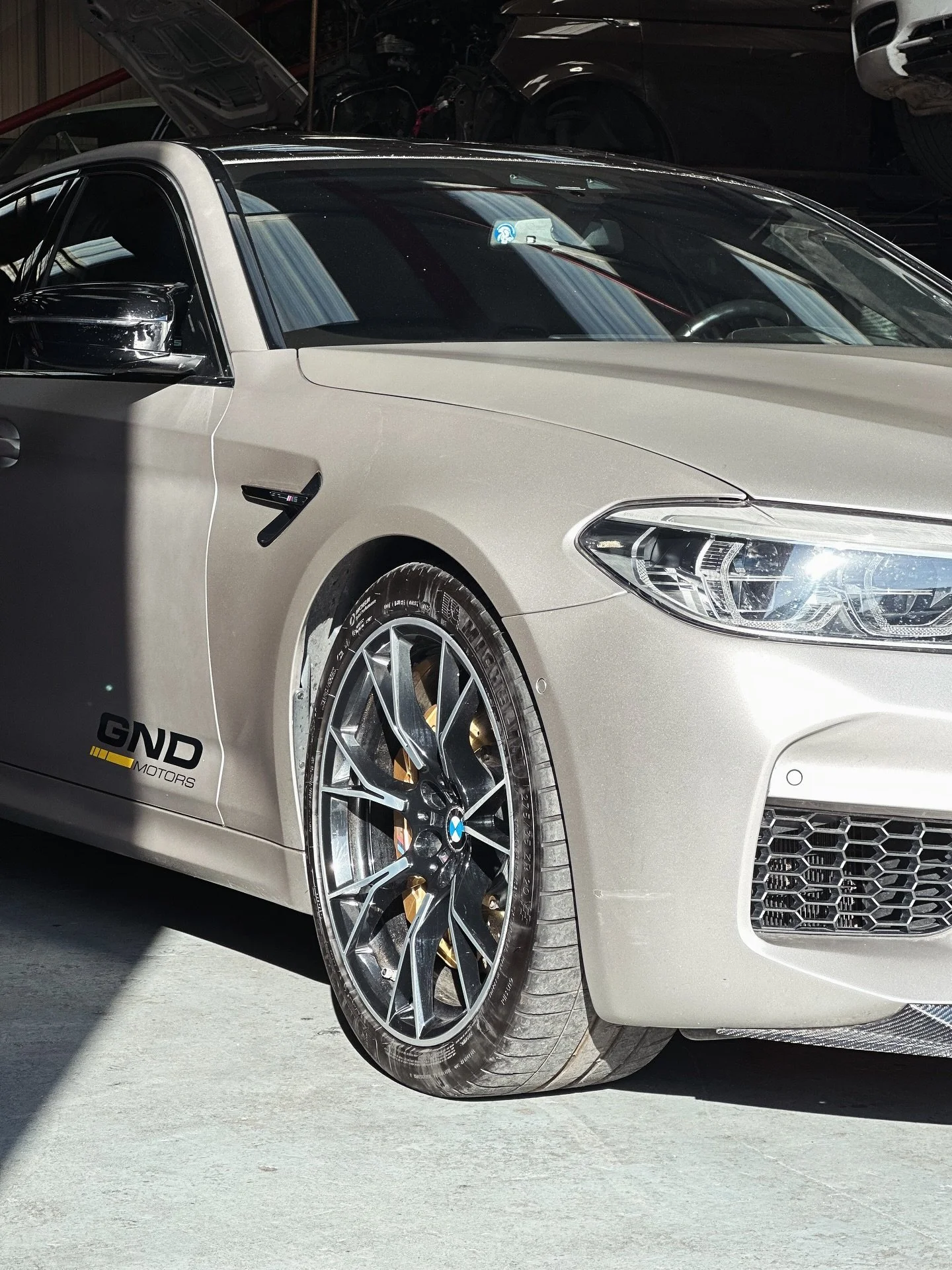 Another big power BMW M5 F90 ready for 🏁😎
Thanks to the owner @stephangoldone trusting us and bringing his car all the way from Bulgaria 🇧🇬👊 Which is also our home country 😉
This build futures the following:
1.@italian_rods_pistons 💪
2.Bran