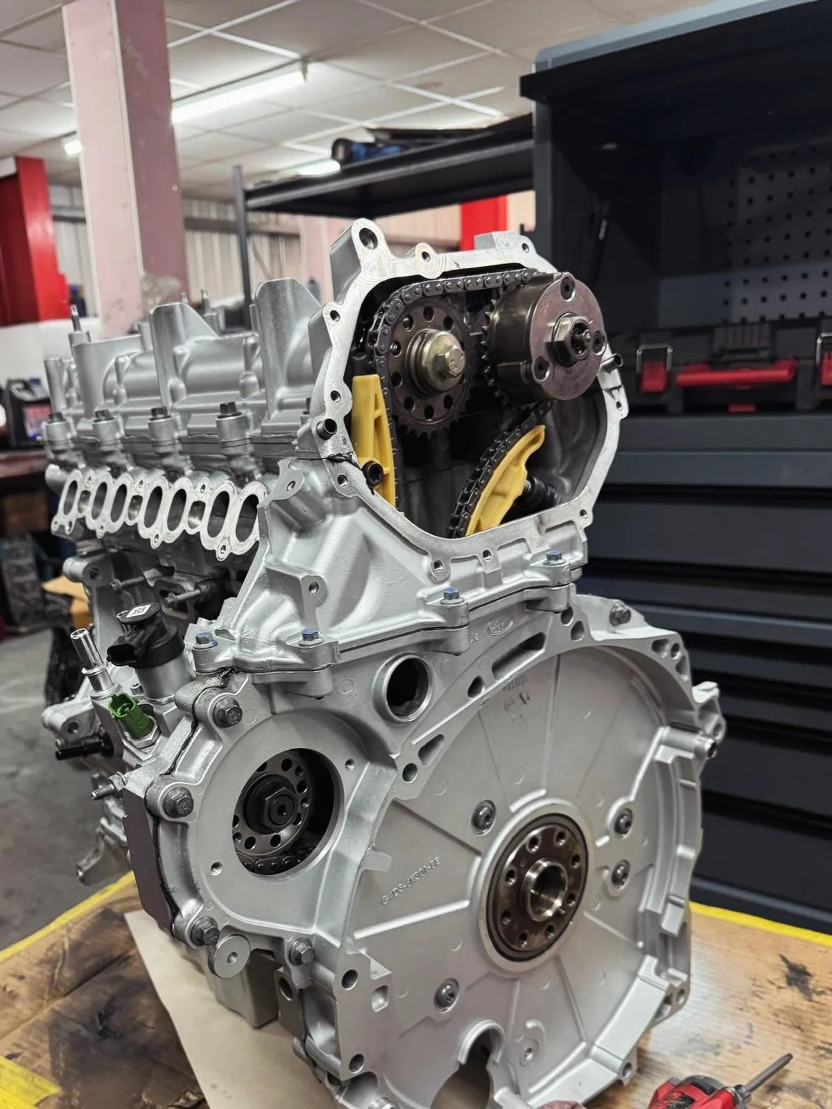 Jaguar 2.0d Injenium engine fully refurbished engine.
We also always installing 4 new cylinder liners as part of the engine build because this is one of the most common problem on this engines too.
#gndmotors #jaguar #landrover