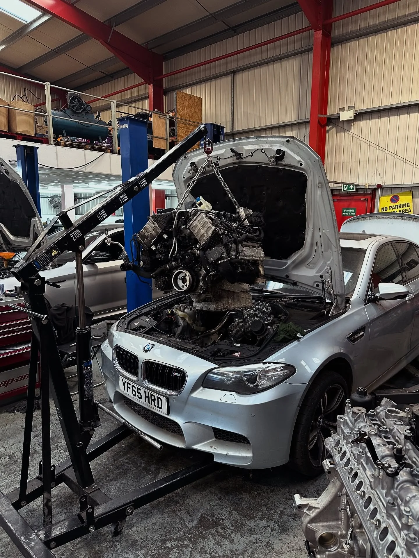 BMW M5 F10 Fitted with our fully reconditioned engine after spun rod bearings and scored cylinder bores.

For any inquiries give us a shout 😉

#gndmotors #bmwm5f10 #bmws63 #bm #bmw #bmwmpower #bmwv8twinturbo #bmwengine