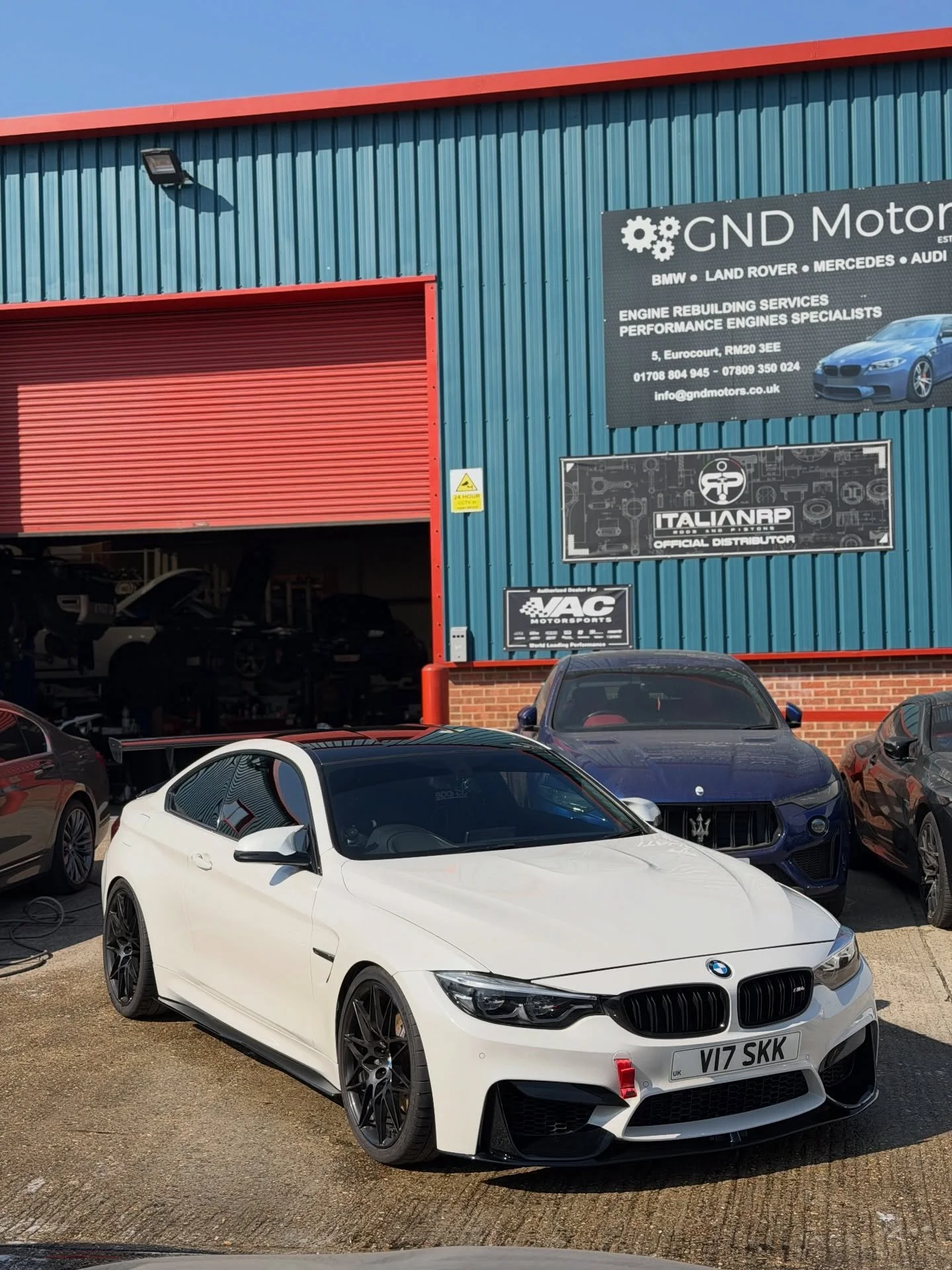 @sammy_kyle Track spec BMW M4 now fitted with our built engine and ready to brake some hearts on the track 💪🔥

Built engine with @italian_rods_pistons rods and pistons
@tth_turbolader TTH-650 
@infinityautodesign intakes 
@spoolperformance stage 3 