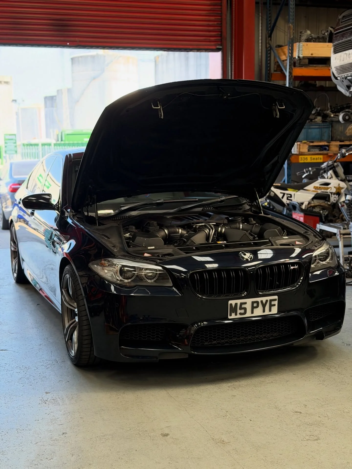 BMW F10 M5 in for maintenance: valve stem seals, ACL Racing rod bearings, and injectors all ☑️ 

#gndmotors #bmwm5f10 #bmws63 #bmw #s63b44