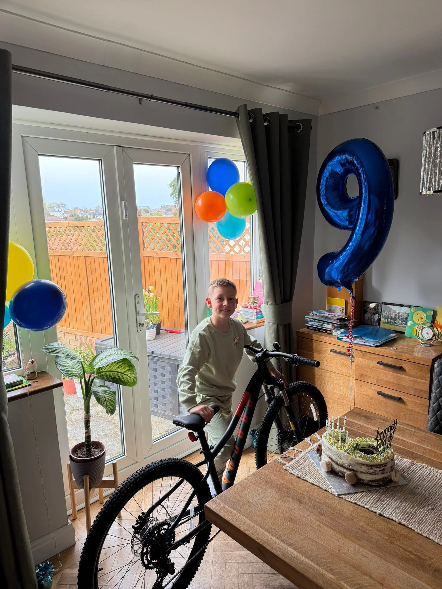 Честит рожден ден на порасналото ми момче! Бъди все така усмихнат, умен и упорит! Обичаме те!