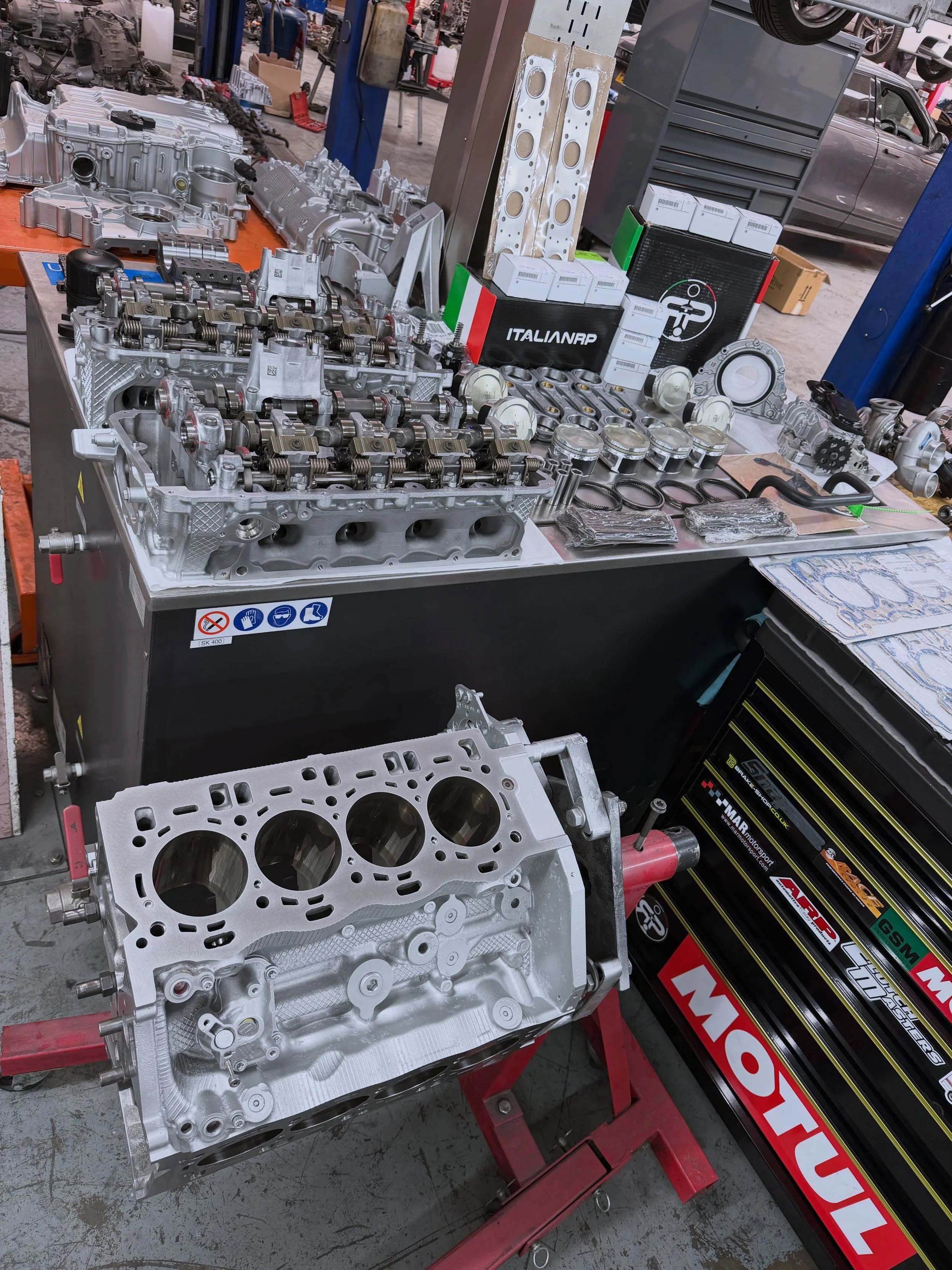 Another built BMW F90 S63B44T4 engine ready to go to Ghana 🇬🇭.

Thanks to the owner @official_joelezekiel and @jetdriva for choosing and trusting us for the build!

This is also fitted with the new @tth_turbolader TTH-960 ball bearing 🐌🐌💪

@ital