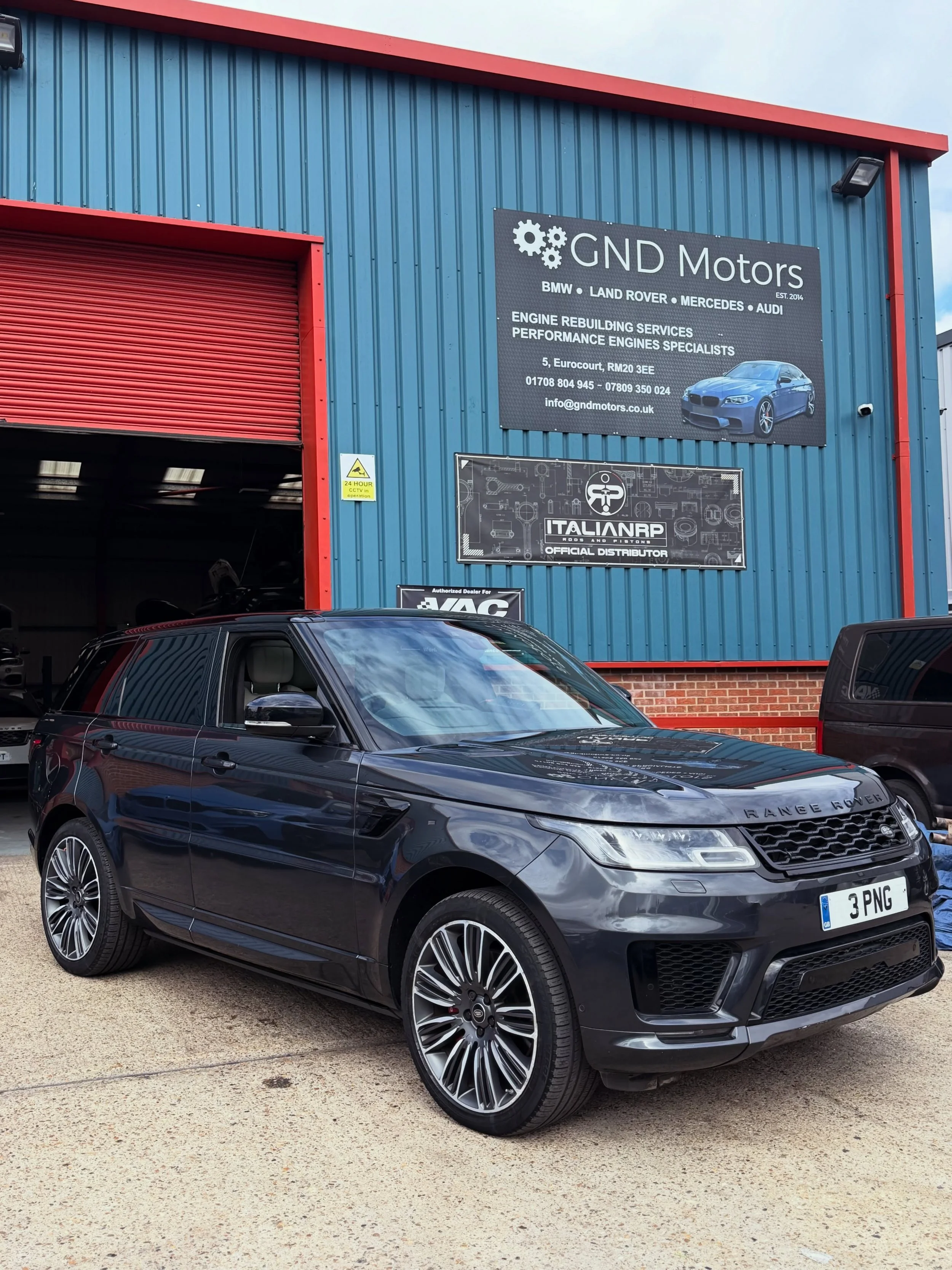 Range Rover SVR 5.0 V8 Supercharger fitted with our reconditioned engine 💪

This one was badly damaged so we had to use another cylinder block, heads etc. to be able to build it. 

Anyways it&rsquo;s all done now and ready to be collected💪.

#range