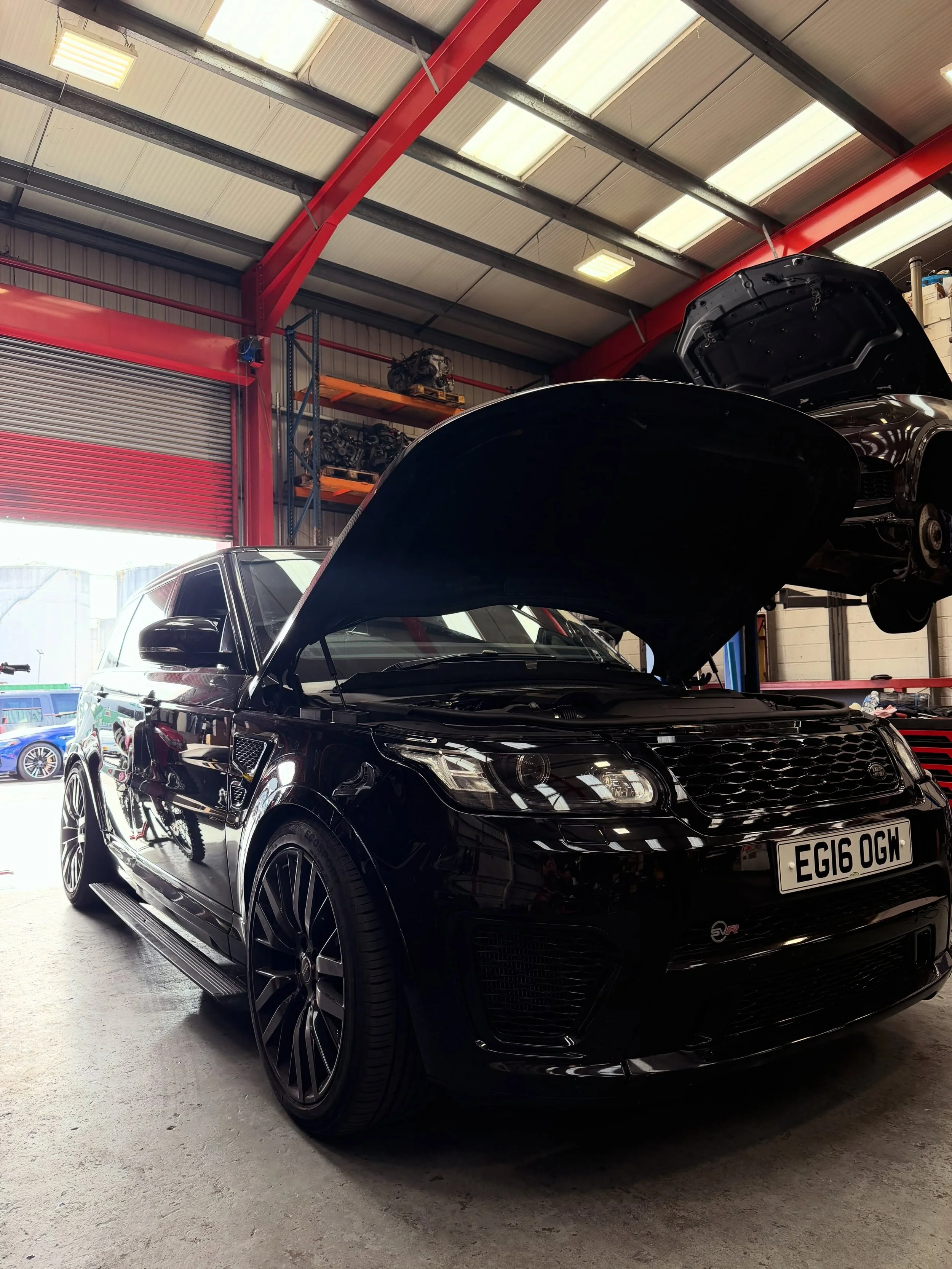 Range Rover Sport SVR 5.0l V8 Supercharger timing chain kit replacement ☑️ 

Give a call for all your enquiries, thanks 🙏 

#rangeroversport #svr #50supercharged #landrover #jaguar