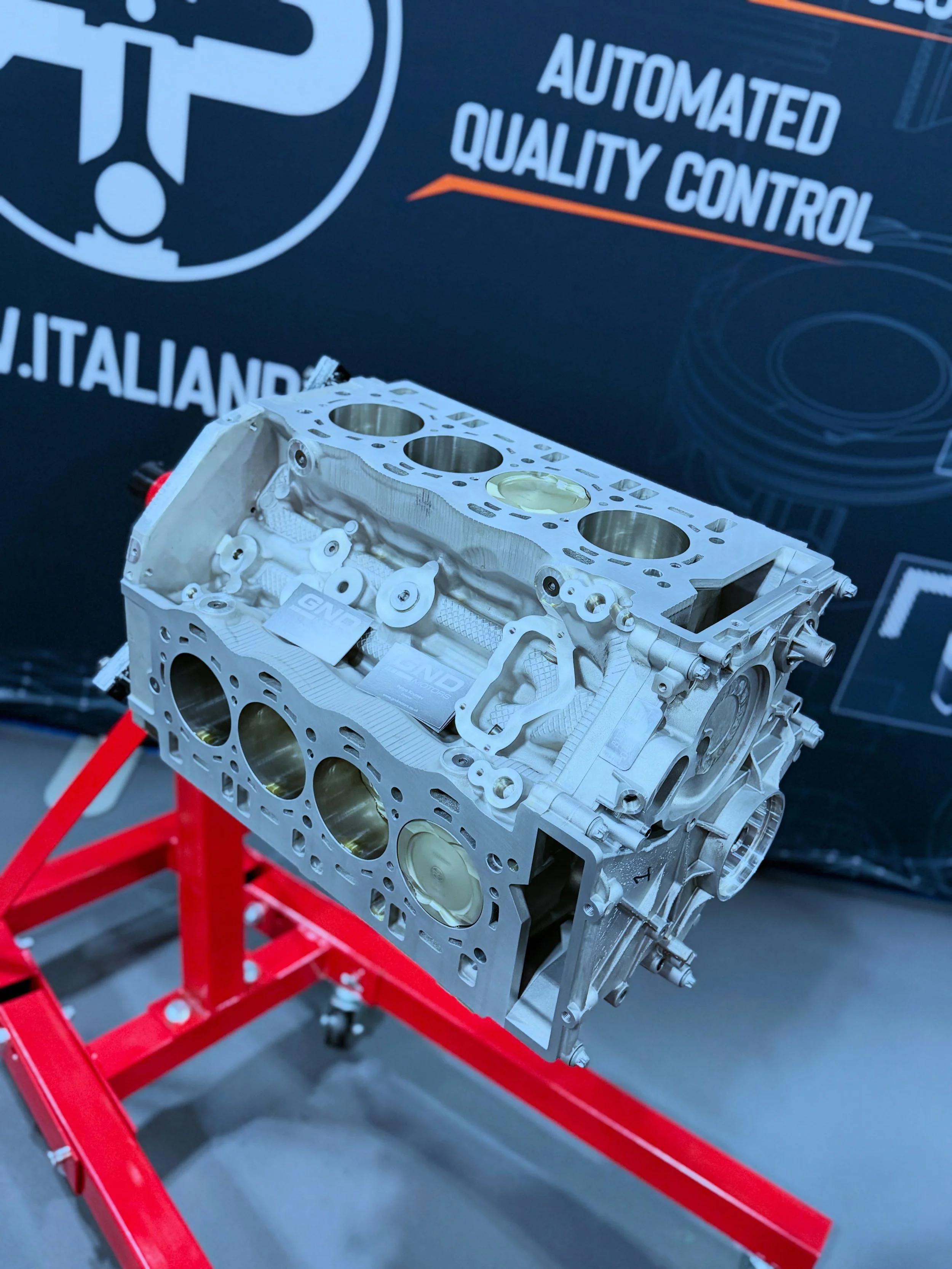 BMW M5/M8 X5/X6M S63B44T4 Stage 1 forged short block ready to go🏁👀 

We can also offer 4.7 and 5.0 litre stroker options 💪.

@italian_rods_pistons Gold line rods and pistons 

Brand new latest plasma coated cylinders block 

Genuine main bearings 