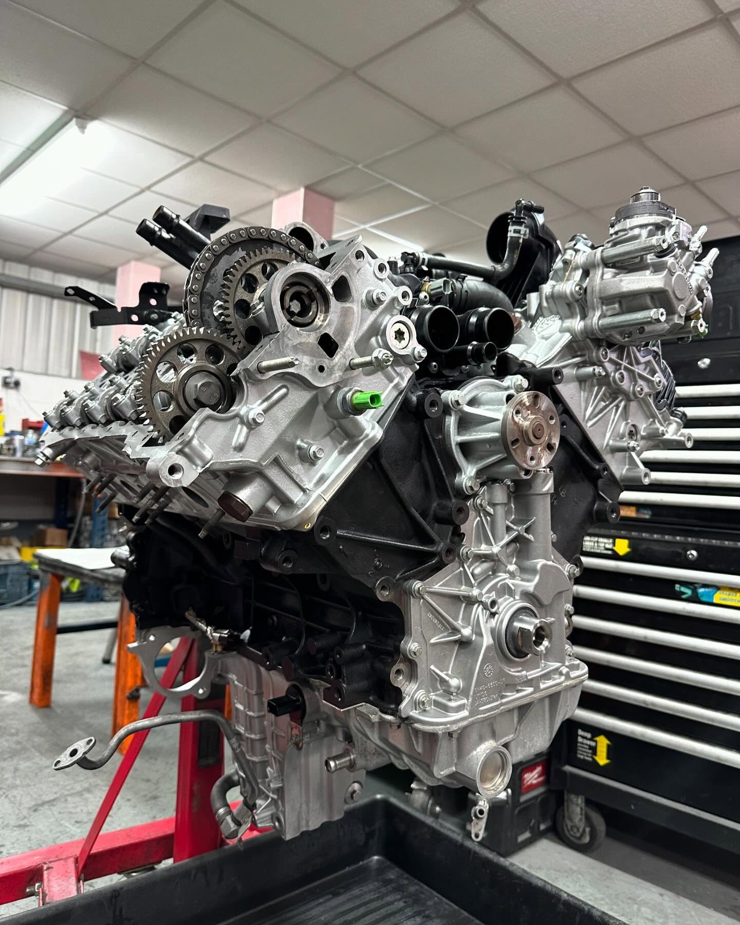 Land Rover Reconditioned Engines, Range Rover Engine Rebuild, Range Rover 4.4 Diesel Engines, Land Rover SDV8 Engine, Land Rover Engine Replacement, Land Rover Range Rover V8 Engines.jpg