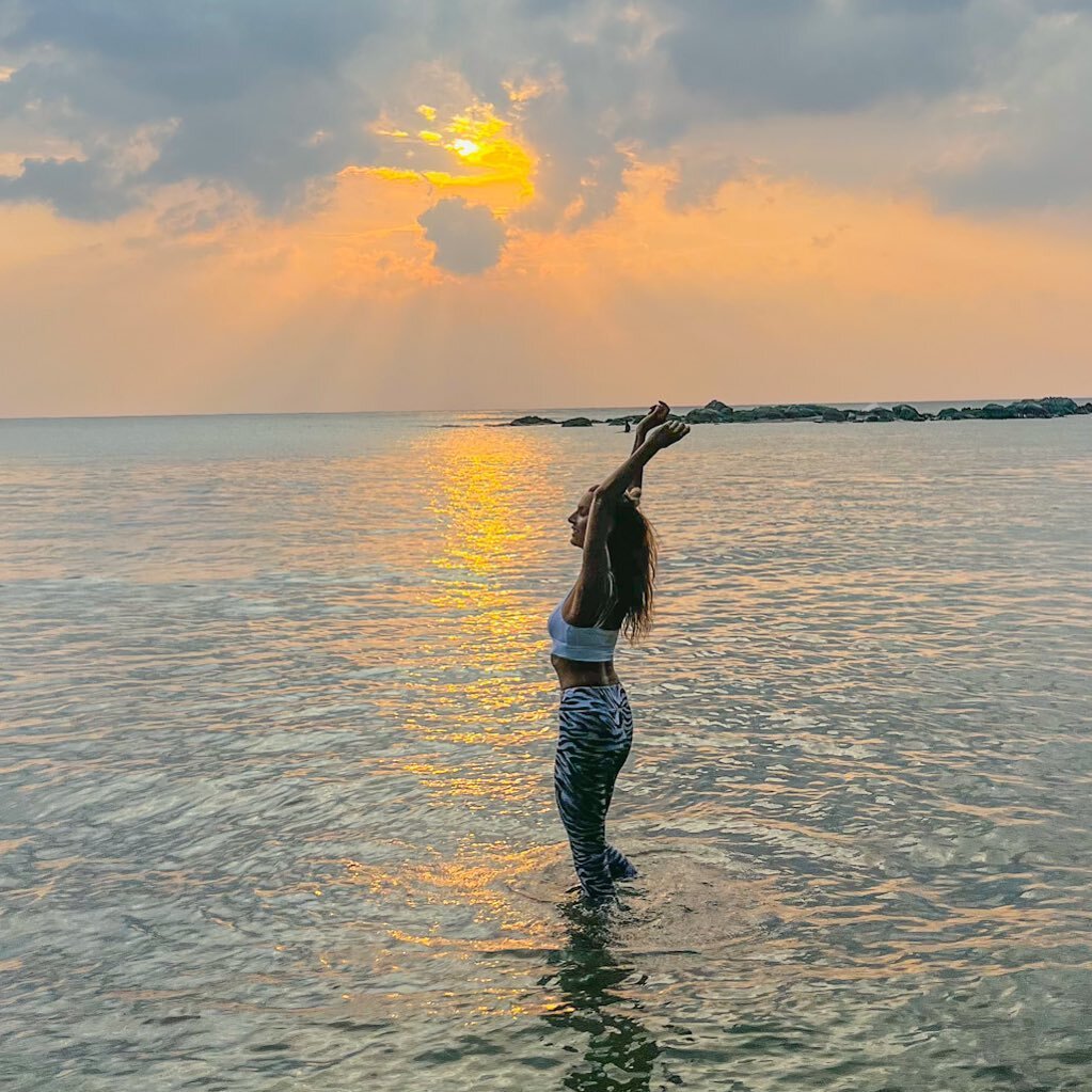 It&rsquo;s time to say goodbye&hellip;.I will miss nearly everything about this magic island. Taking home some clarity about what I have to change in my life #kohphangan #yoga #iloveyoga #workation #thankful wearing recycled yoga pants by @kismetyoga