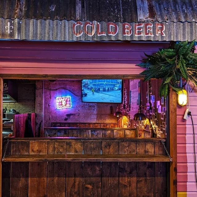 Bayou Bar is a small but mighty bar in Tooting serving up drinks and street food inspired by New Orleans.

New Orleans cuisine is amongst some of the most interesting in the U.S as it combines influences from Soul Food, Creole and Cajun cuisines.
Bay