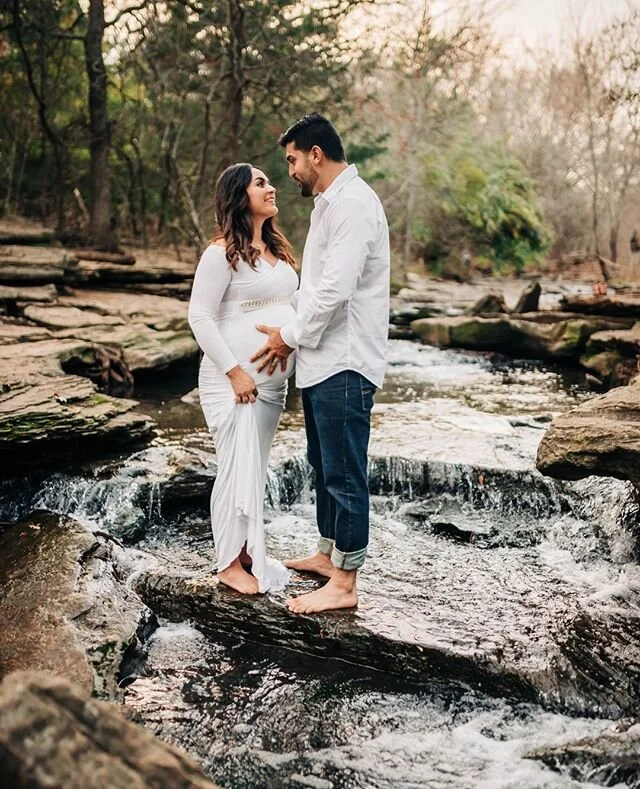 Are tired of me yet??? I have posted about about five photos tonight. Have you heard of the “rule” about only posting once a day? Do you think that’s a thing? Cause if so, it HATES me tonight 🤪 
These two(three) are so adorable! S