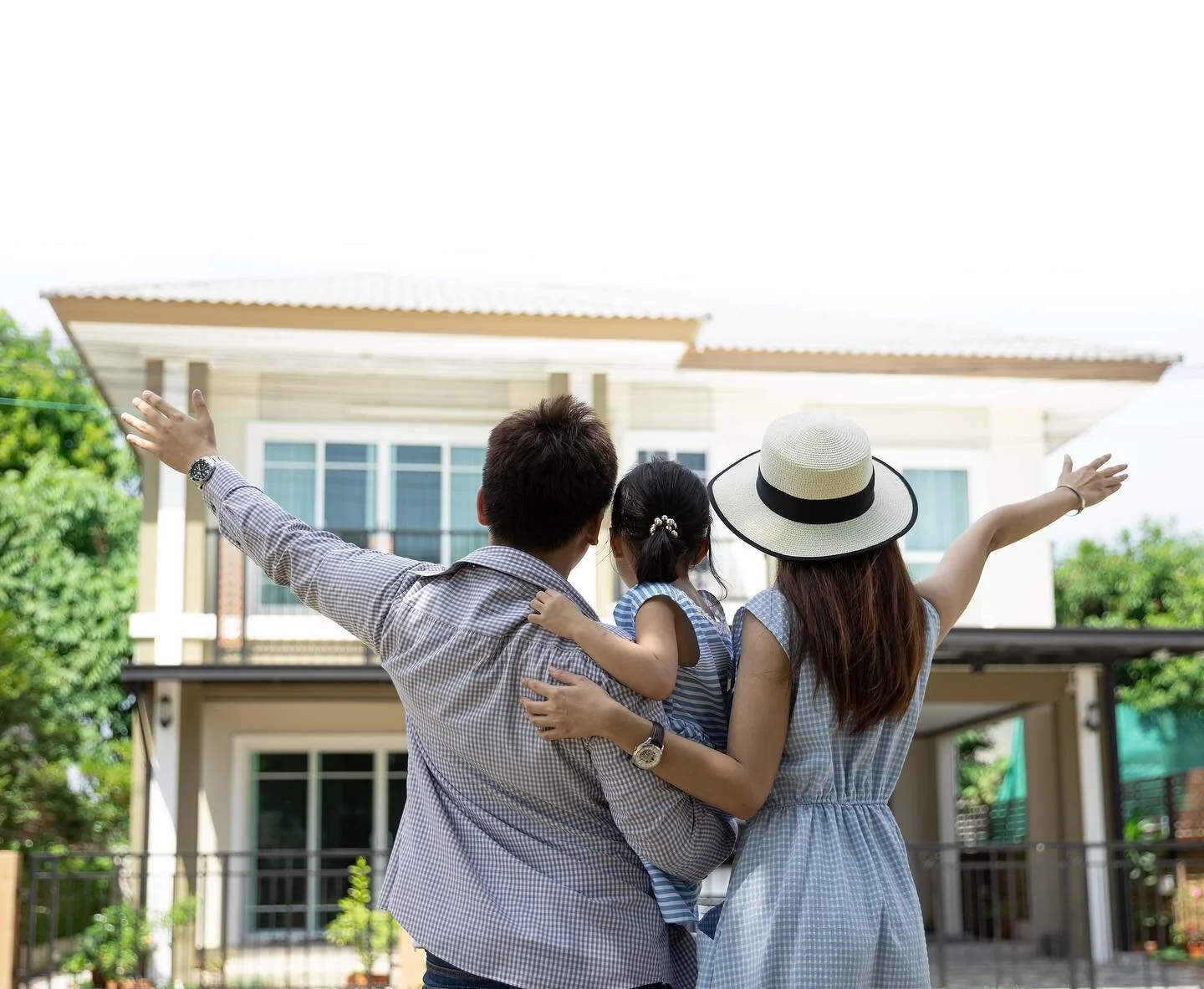 Realize your dreams with @easyhouseloan

'We would be happy to assist you in securing the best mortgage for you. Our team has the knowledge and the experience to deal with all situations. 
Visit www.easyhouseloan.ca or give us a call at 647-613-3279.