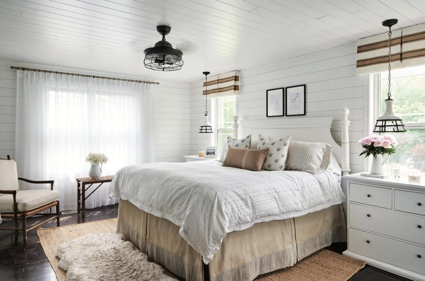 @riveinteriors has incredible vintage pieces that make her family's farmhouse one of a kind.⁠
⁠
Design: @riveinteriors⁠
Flowers: @fleurishsmallbatchblooms⁠
Photo: @kellyhorkoff⁠
⁠
#ourhomes #ourhomesmagazine ⁠
#interiordesign #homedecor #design #deco
